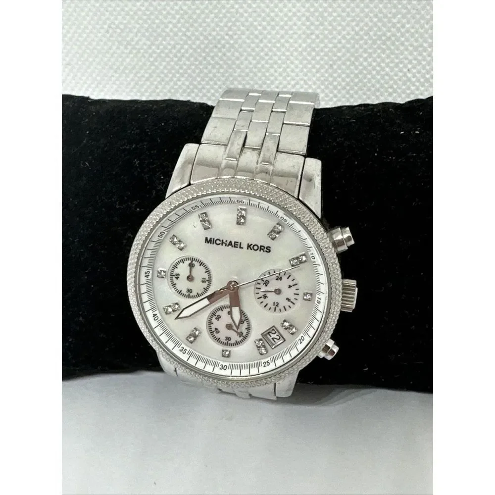 Michael Kors MK5020 Women's Silver Stainless Steel Analog Dial Wrist Watch NUL51